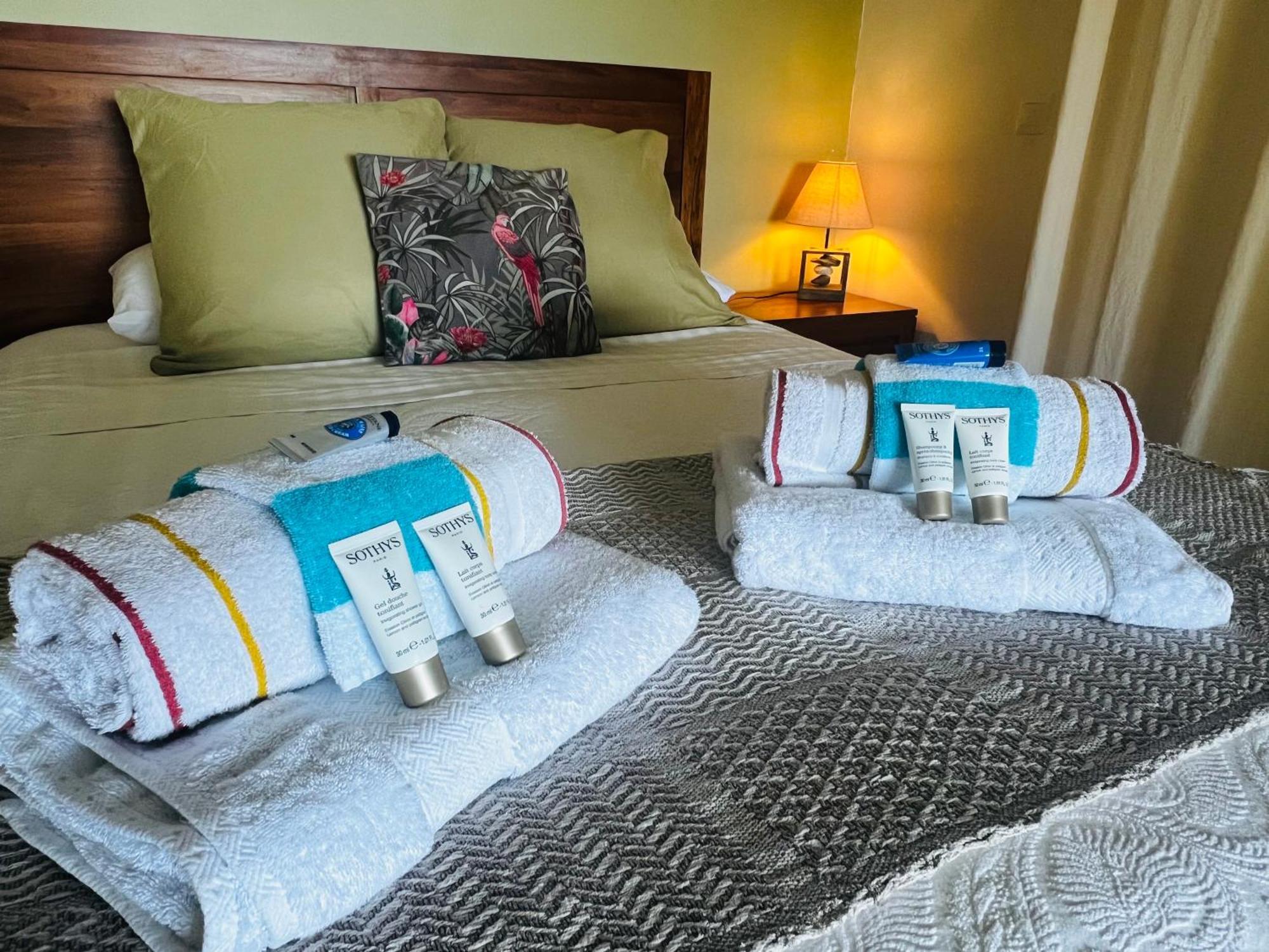 Vue Mer/3Beds/Piscine/Wifi/900 Metres De La Plage Deshaies Eksteriør billede